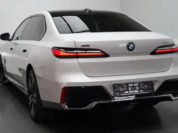 BMW 740 d xDrive M Sport SKYLOUNGE