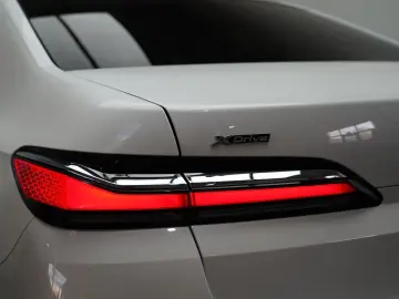 BMW 740 d xDrive M Sport SKYLOUNGE