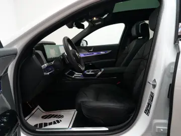 BMW 740 d xDrive M Sport SKYLOUNGE