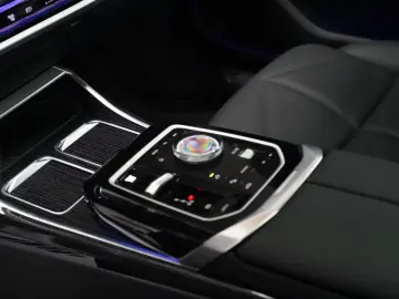 BMW 740 d xDrive M Sport SKYLOUNGE