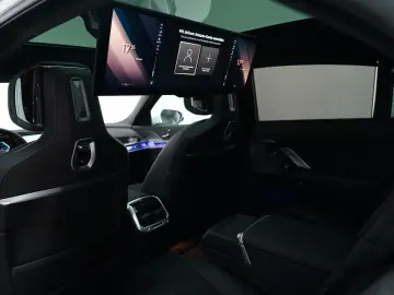 BMW 740 d xDrive M Sport SKYLOUNGE