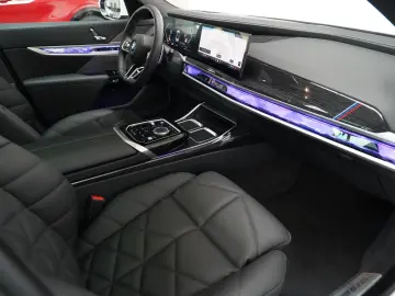 BMW 740 d xDrive M Sport SKYLOUNGE
