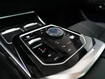 BMW 740 d xDrive M Sport SKYLOUNGE