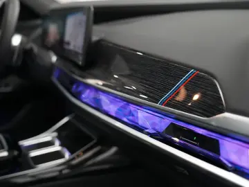 BMW 740 d xDrive M Sport SKYLOUNGE