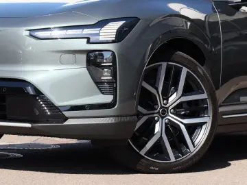 Volvo EX60 P10 Ultra AWD B&W