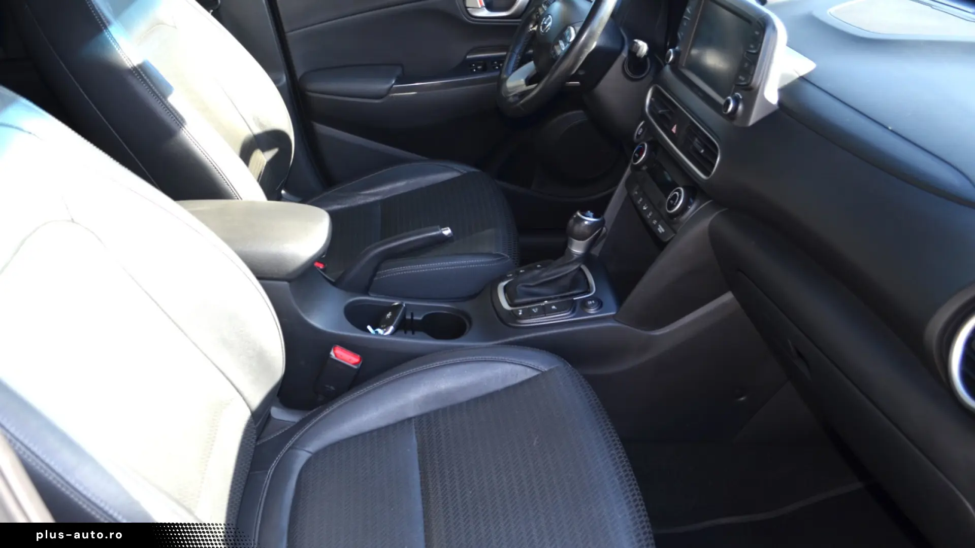 HYUNDAI KONA 1.6 T-GDI  177 CP 4 WD PREMIUM TVA NEDEDUCTIBIL