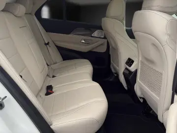 MERCEDES-BENZ GLE 300 d HUD Distro Burmest 360 Pano …