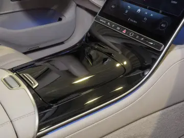 MERCEDES-BENZ S 63 E AMG Performance lang -Chauffeur…
