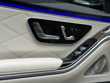 MERCEDES-BENZ AMG S 63 E Pano HUD Burm3D 4xMassage Night TV