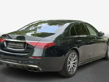 MERCEDES-BENZ AMG S 63 E Pano HUD Burm3D 4xMassage Night TV