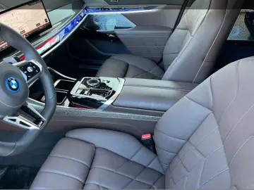 BMW 750e xDr.  MSPORT PRO LOUNGE SEAT FOND ENT KRIST