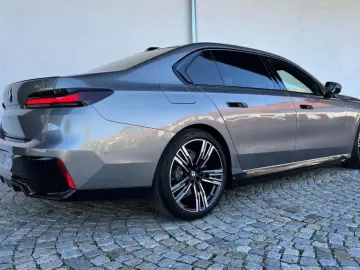 BMW 750e xDr.  MSPORT PRO LOUNGE SEAT FOND ENT KRIST