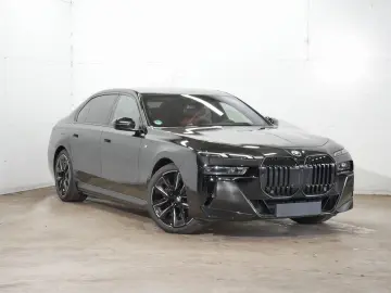 BMW 750e xDrive M SPORTPAKET PRO EXECUTIVE LOUNGE IN