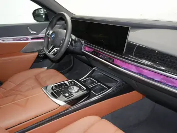BMW 750e xDrive M SPORTPAKET PRO EXECUTIVE LOUNGE IN
