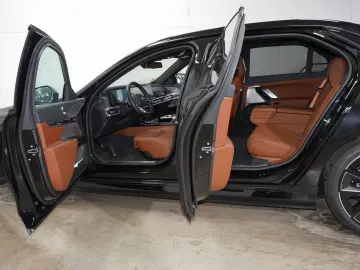 BMW 750e xDrive M SPORTPAKET PRO EXECUTIVE LOUNGE IN