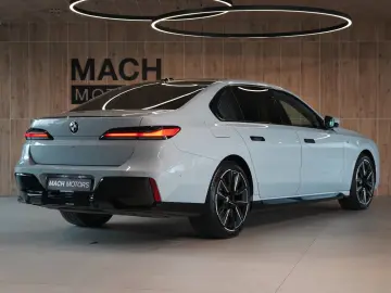 BMW 740d xDrive  M-Paket Pro  B&W