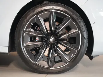 BMW 740d xDrive  M-Paket Pro  B&W