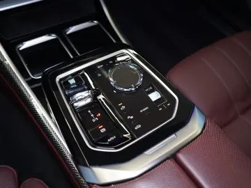 BMW 740d xDrive  M-Paket Pro  B&W