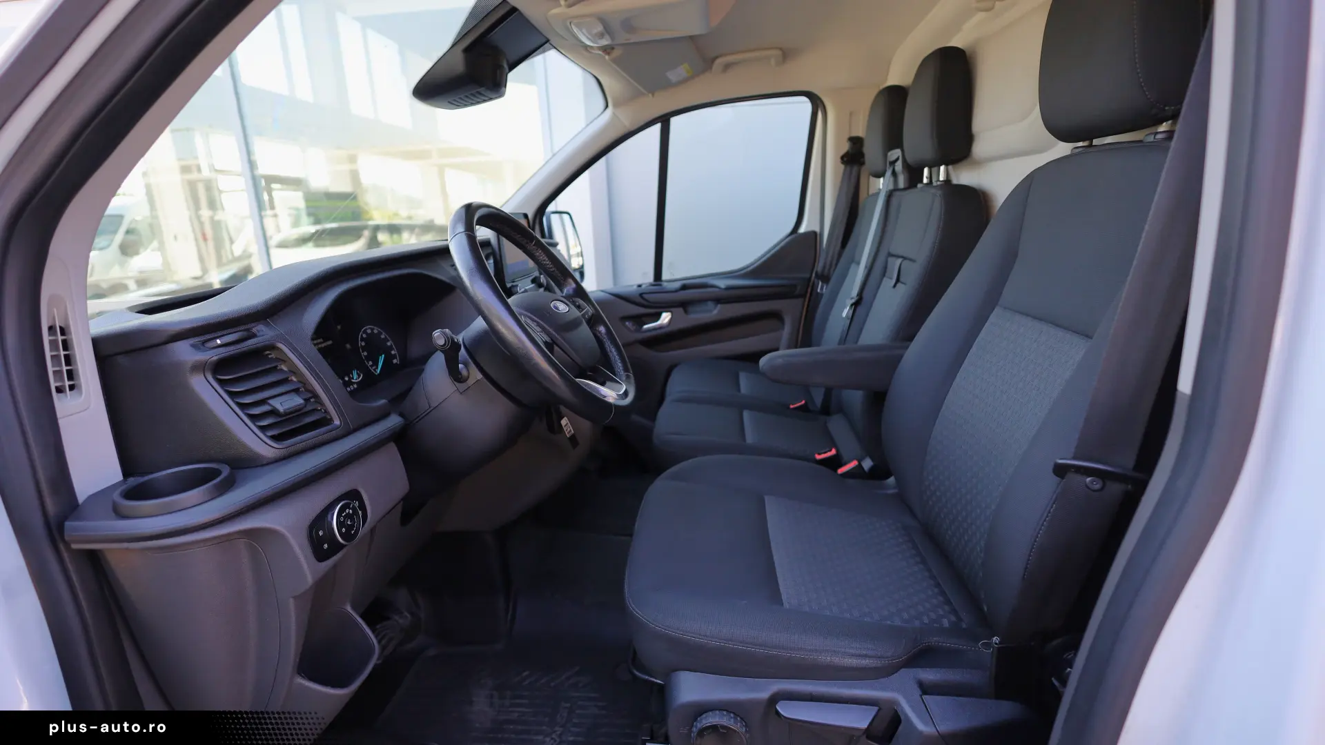 Ford Transit Custom L2H1 2.0 130CP AUTOMAT