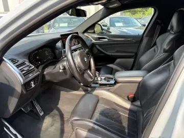 BMW X4 M Competition Paket HUD