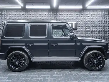 MERCEDES-BENZ G 400 d AMG  SUPERIOR Magno Lack