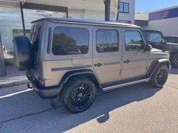 MERCEDES-BENZ G 400d Monza Magno-Tartufo Carbon Supe…