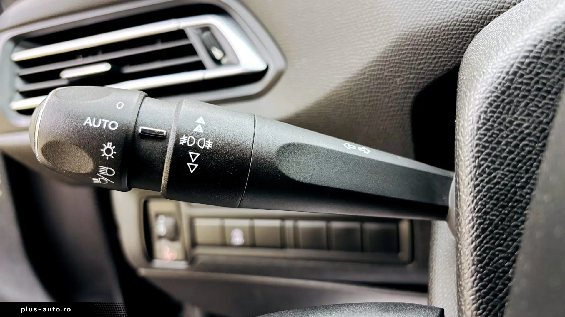 PEUGEOT   308   1.2 BENZINA   110CP   An 2018   Euro 6   Man