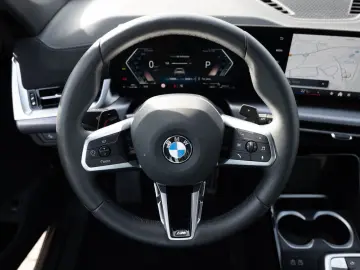 BMW X1 sDrive 18i M-Sport LED NAVI KAMERA SHZ PDC