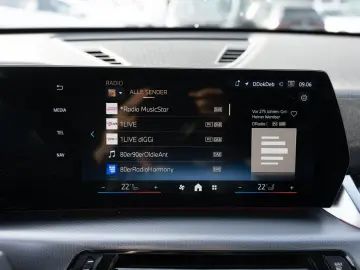 BMW X1 sDrive 18i M-Sport LED NAVI KAMERA SHZ PDC