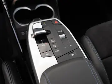 BMW X1 sDrive 18i M-Sport LED NAVI KAMERA SHZ PDC