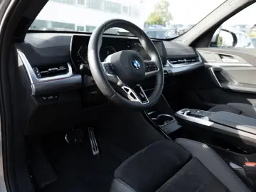 BMW X1 sDrive 18i M-Sport LED NAVI KAMERA SHZ PDC