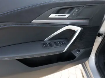 BMW X1 sDrive 18i M-Sport LED NAVI KAMERA SHZ PDC