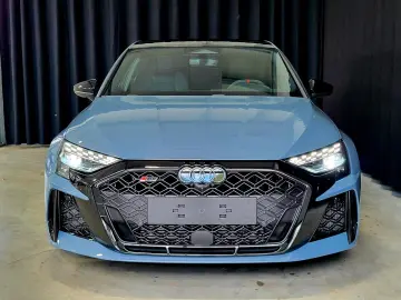 Audi RS3 quattro 2.5 TFSI