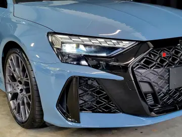 Audi RS3 quattro 2.5 TFSI