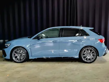 Audi RS3 quattro 2.5 TFSI