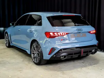 Audi RS3 quattro 2.5 TFSI
