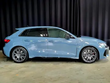 Audi RS3 quattro 2.5 TFSI
