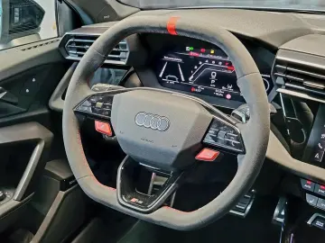 Audi RS3 quattro 2.5 TFSI
