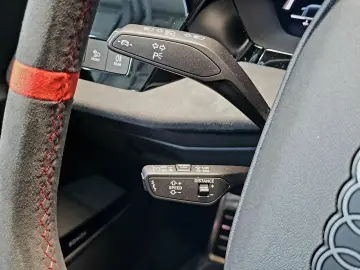 Audi RS3 quattro 2.5 TFSI