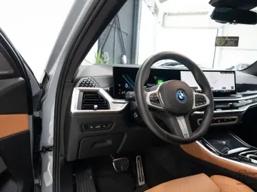 BMW X5 xDrive50e hybrid M-Performance bodykit! Pano