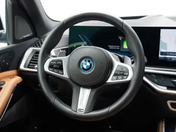 BMW X5 xDrive50e hybrid M-Performance bodykit! Pano