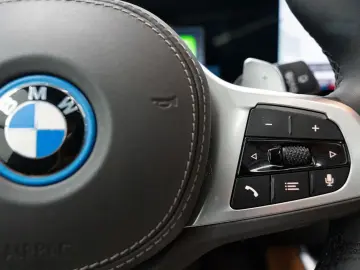 BMW X5 xDrive50e hybrid M-Performance bodykit! Pano