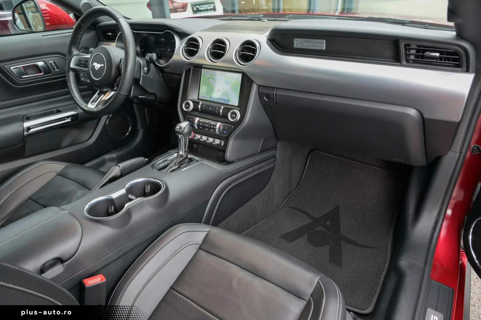 FORD Mustang în leasing operațional MOOV