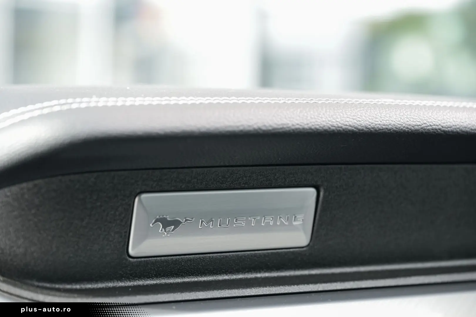FORD Mustang în leasing operațional MOOV