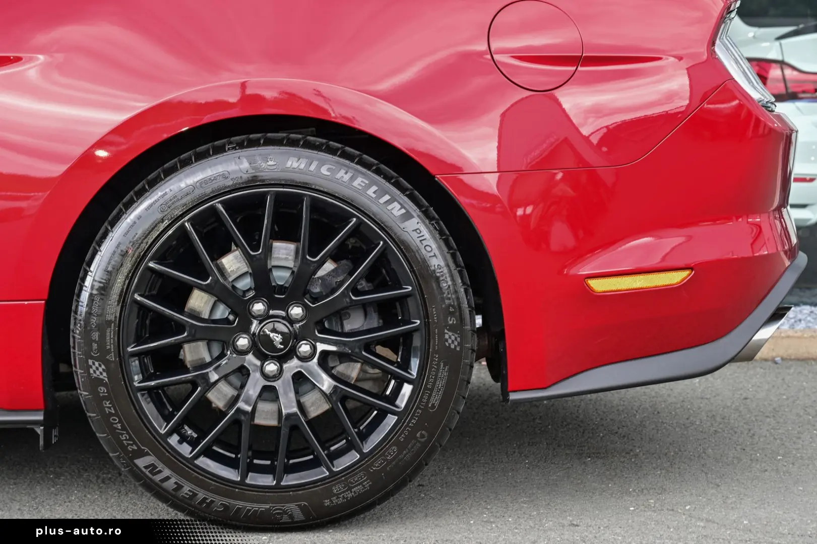 FORD Mustang în leasing operațional MOOV