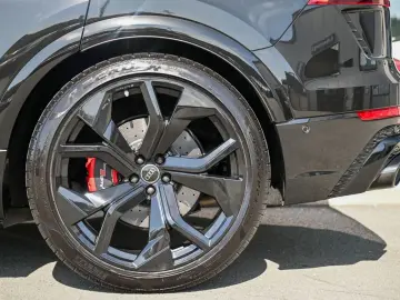 AUDI RSQ8 4.0 TFSI RS-Sitze  Dynamik-Paket plus  23