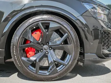 AUDI RSQ8 4.0 TFSI RS-Sitze  Dynamik-Paket plus  23