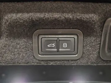 AUDI A6 Lim. TDI Matrix Beifahr.Kameras S.Sitz Neuesm