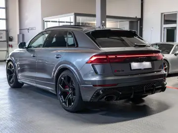 Audi RSQ8 4.0 TFSI performance quattro