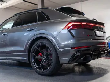 Audi RSQ8 4.0 TFSI performance quattro